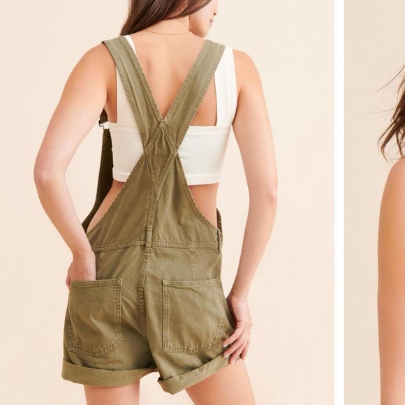 ✨SOLD✨ Free People We the Free Ziggy Shortalls Overalls in Greyed Olive Green - Picture 3 of 6